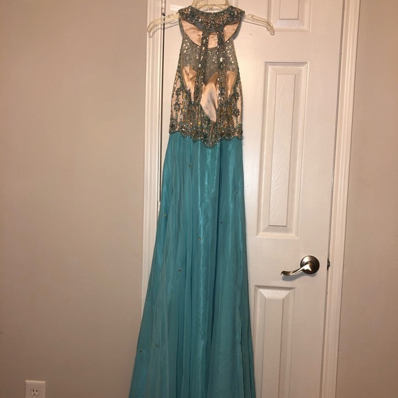 Prom - Picture 4 of 4